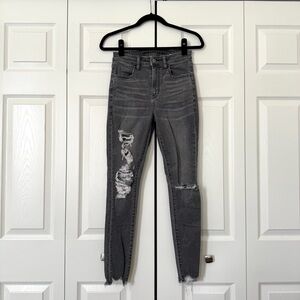 American Eagle Outfitters Distressed Skinny Jeans in Grey
